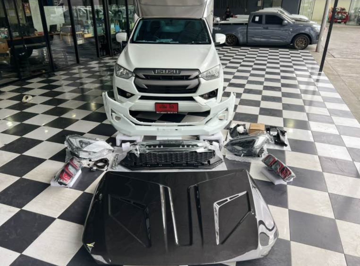 ฝากกระโปรงหน้า